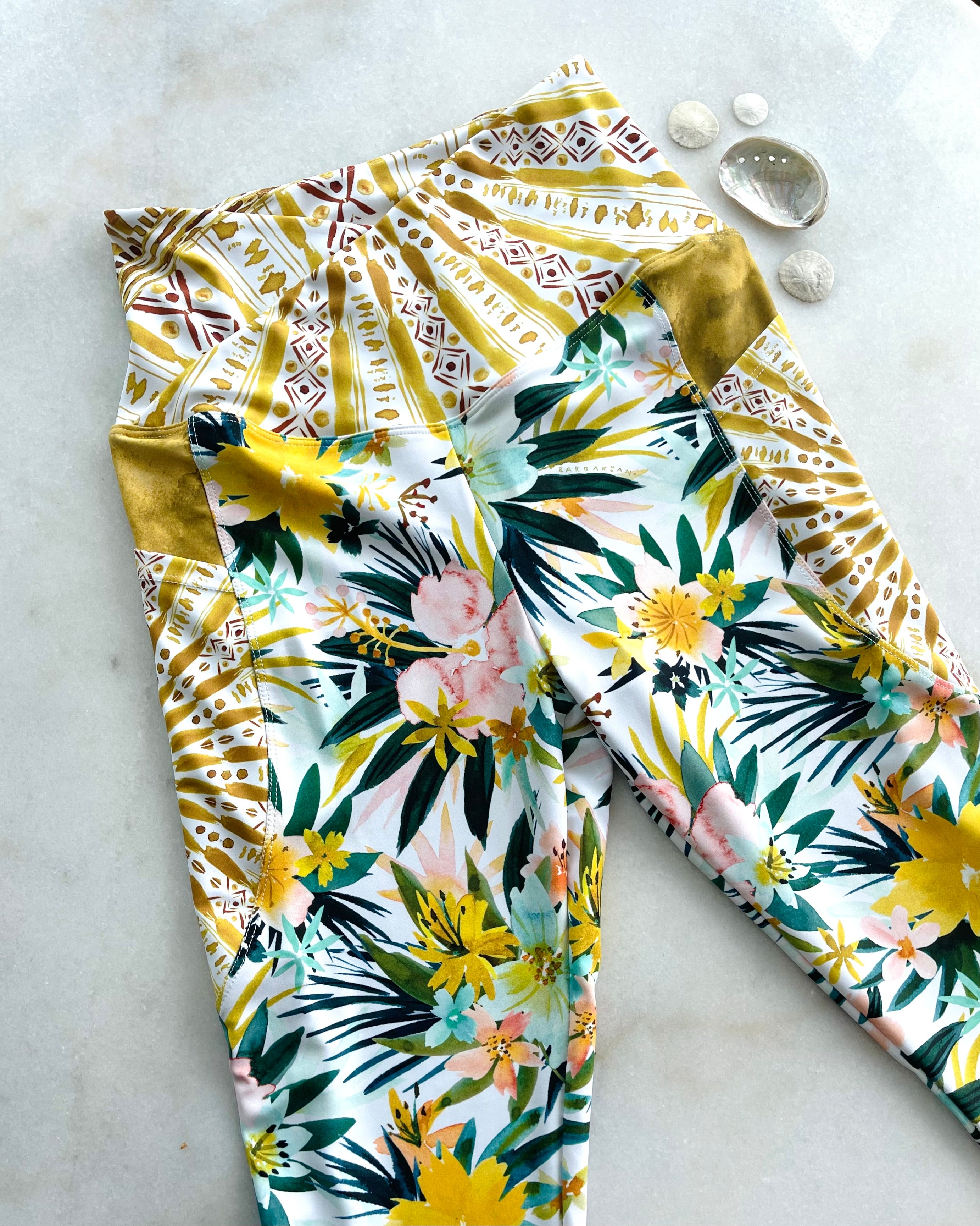 WILD FEELS Crossover Leggings with Pockets